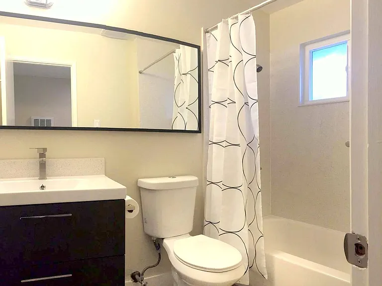 550 N. Fair Oaks Ave — Photo 9