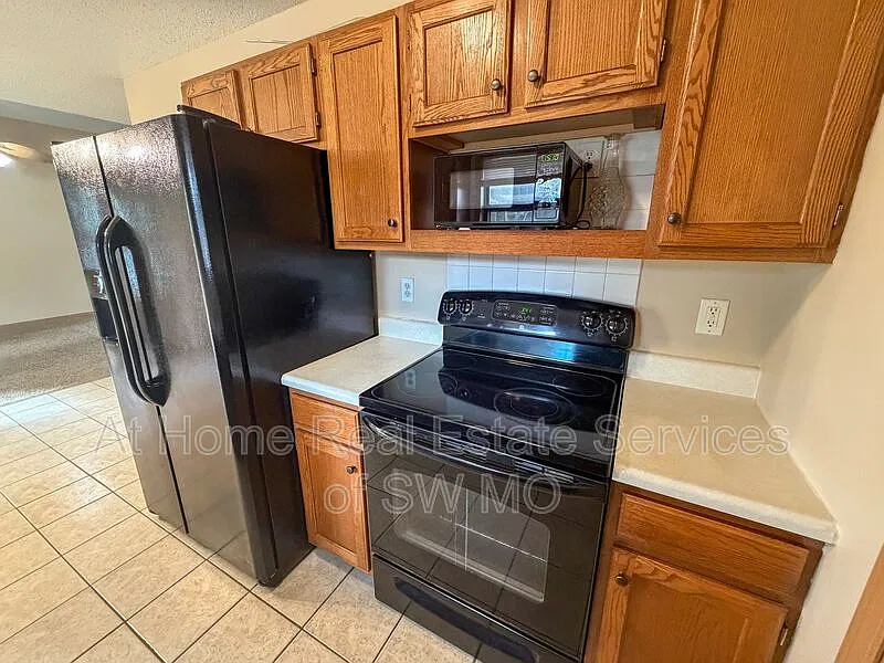 3 bed, 2.0 bath, 1131 sqft, $1,425 — Photo 4