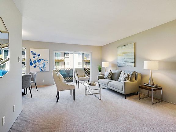2nd image of 800 N Delaware St APT 306