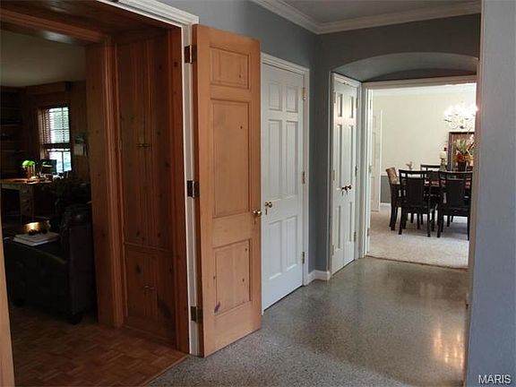 5th image of 13 Briarcliff St