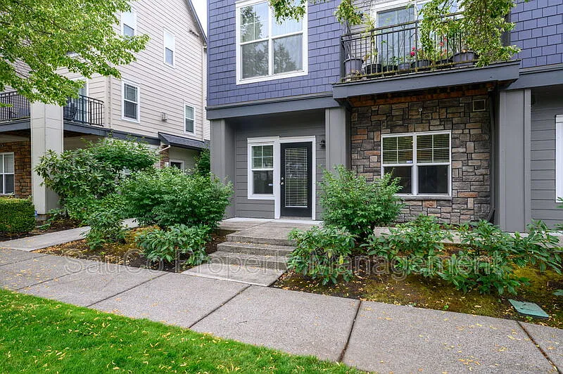 1 bed, 1.0 bath, 793 sqft, $1,595 — Photo 2