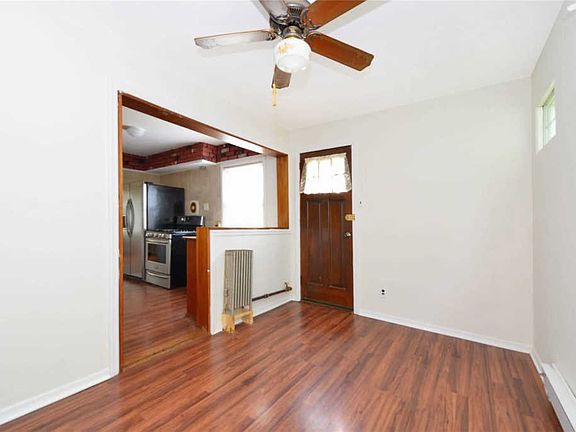 3rd image of 1043 Denton Ave