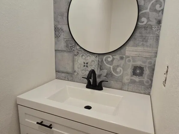 4621 Overland St NE, Albuquerque, NM 87109