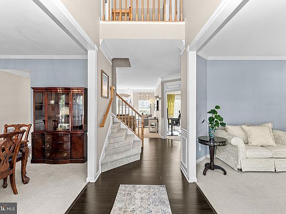 3rd image of 702 Mount Holly Pl NE
