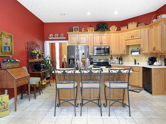5th image of 137 E Mountaintown Trl