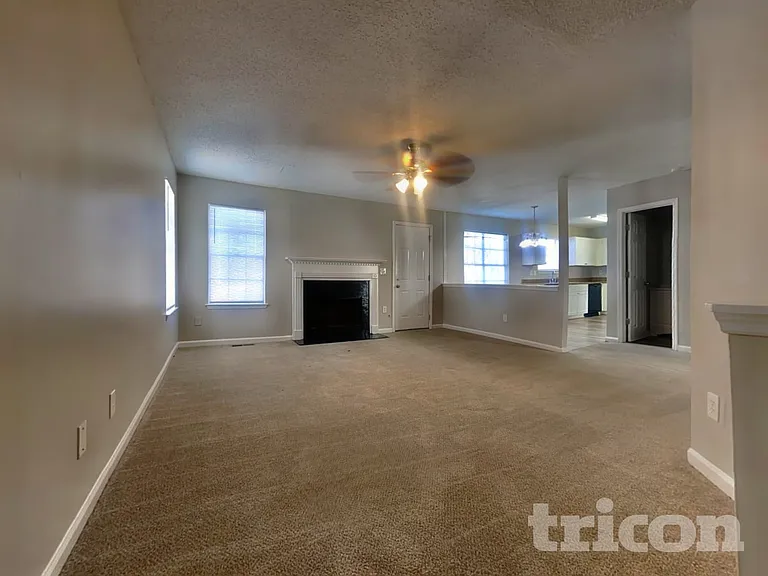 6260 Phillips Lake Way — Photo 6