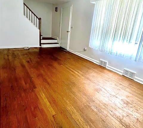 5th image of 220 Penfield Pl