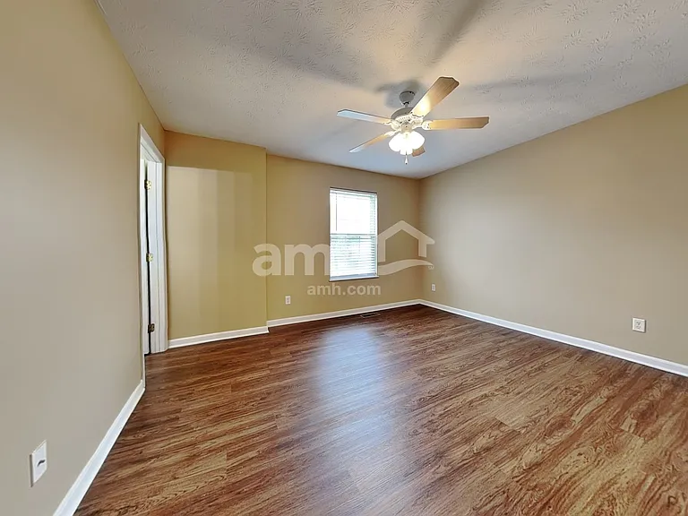 936 Hathaway Dr — Photo 11