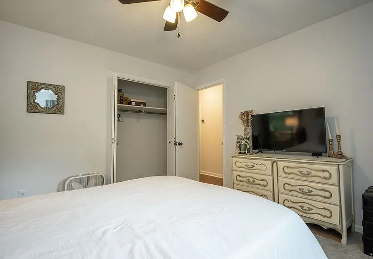 281 Rhodes Dr — Photo 20
