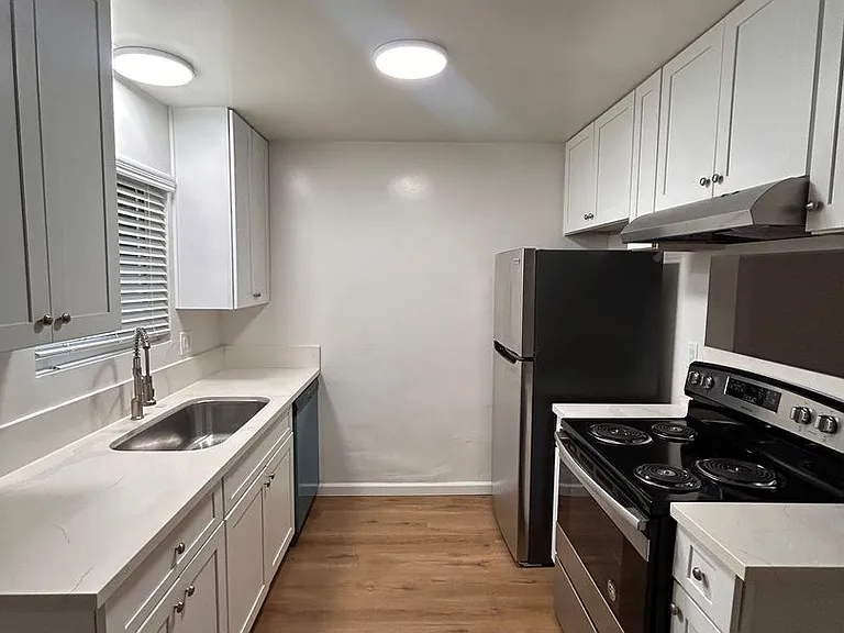 11809 Birch Ave — Photo 6