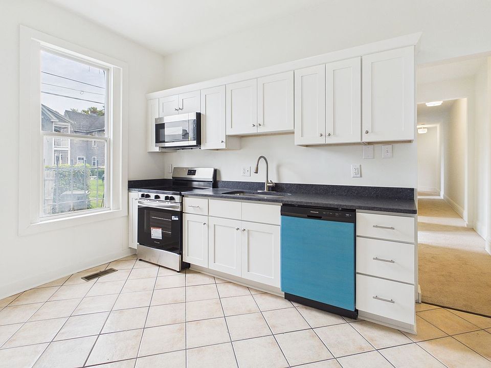 1st image of 204 Wellford St APT B