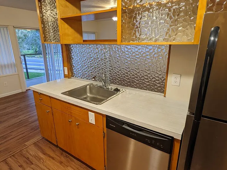 Park Village Apartments — Photo 134