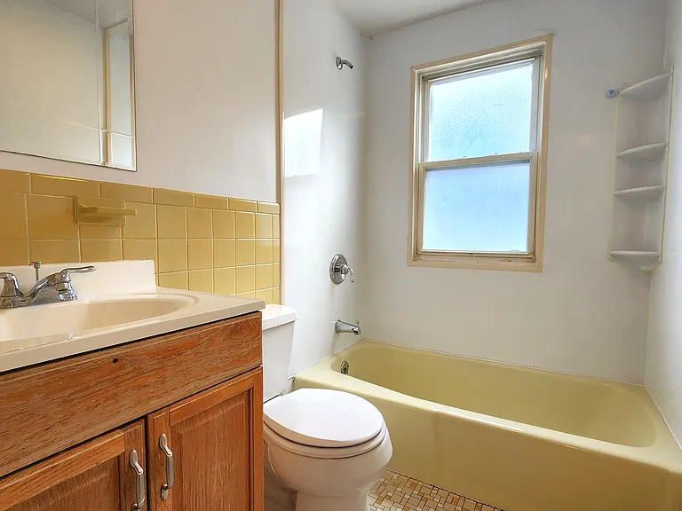 98 Sylvia St #1 — Photo 11