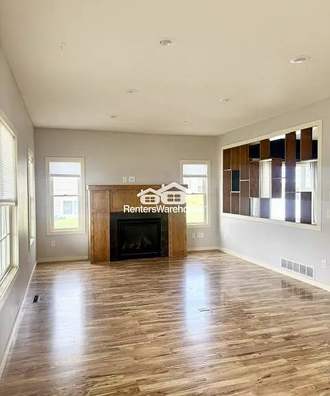 3317 Old Stone Way NE — Photo 4