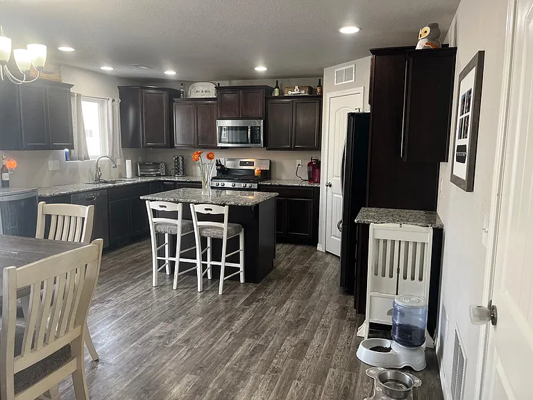 7767 Benecia Dr — Photo 8