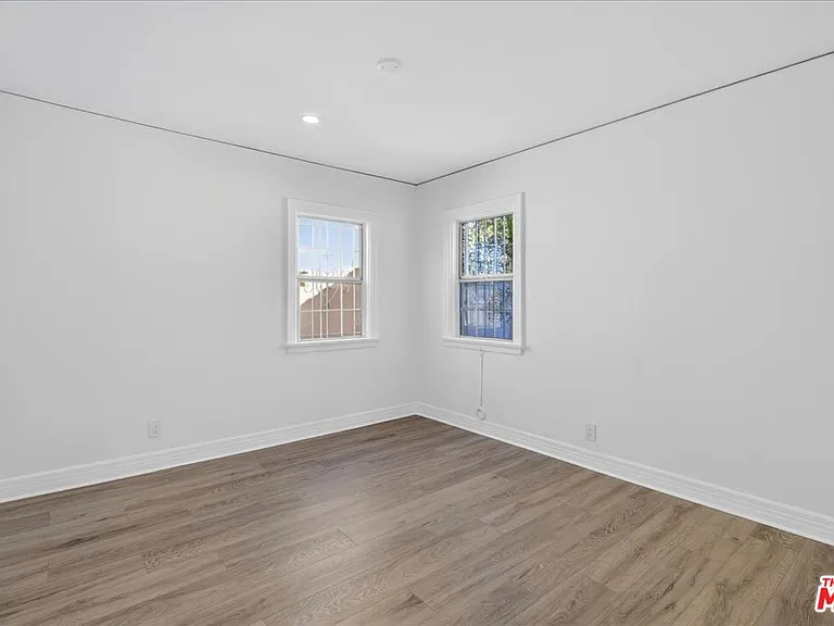 1185 S Tremaine Ave — Photo 35