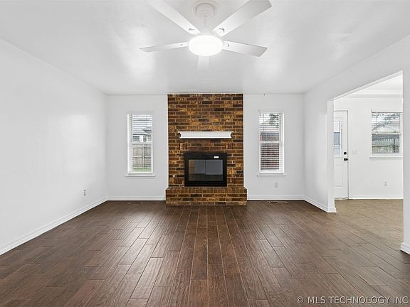 3rd image of 967 Heritage Mansion