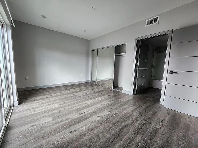 7040 Woodman Ave #207 — Photo 14