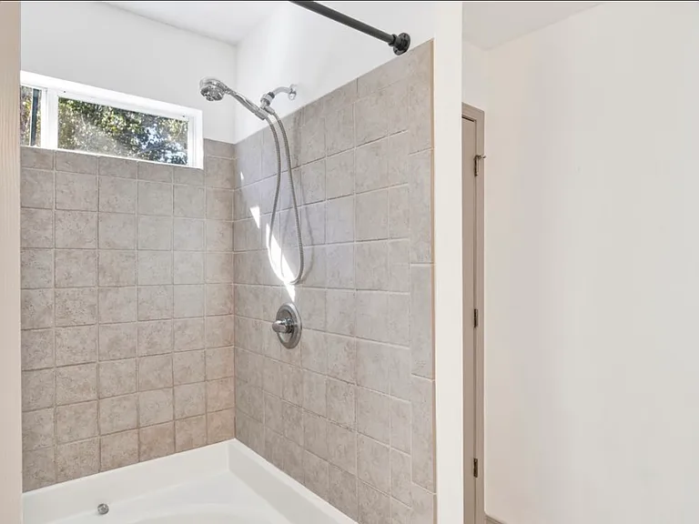 4119 Wynford Cir — Photo 14