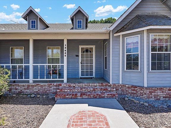 3rd image of 13685 Liberty Ln