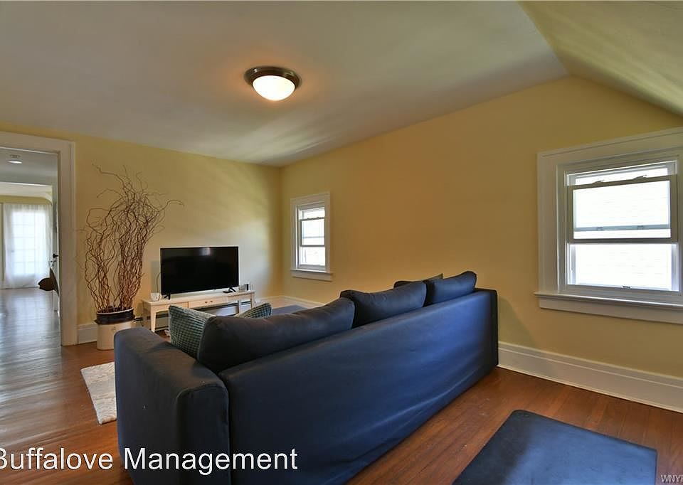 1st image of 711 W Delavan Ave #3