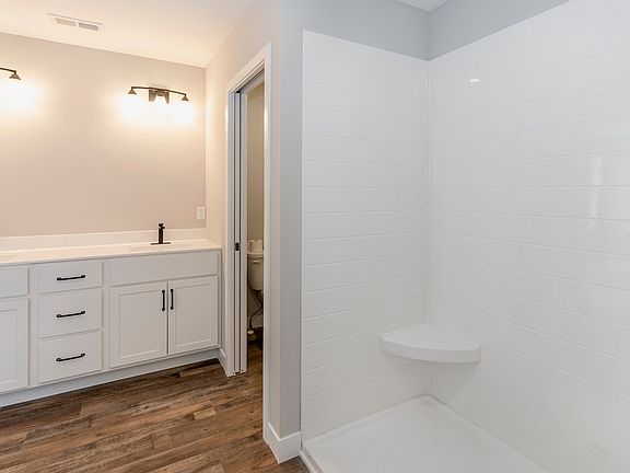 5th image of 2487 Greenside Dr