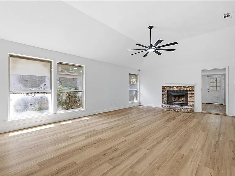 8812 Sabinas Trl — Photo 28