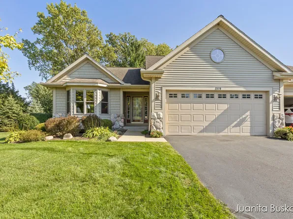 2378 Valarie Dr, Zeeland, MI 49464