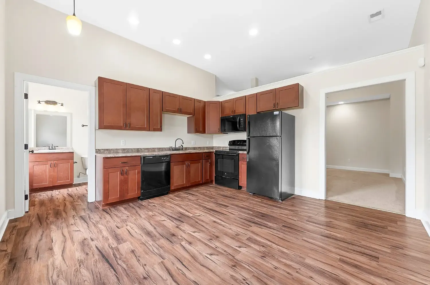 Studio, 950 sqft, $1,115 — Photo 1