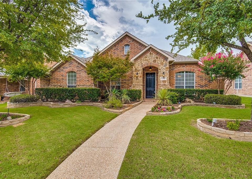 1st image of 15591 Forest Creek Dr