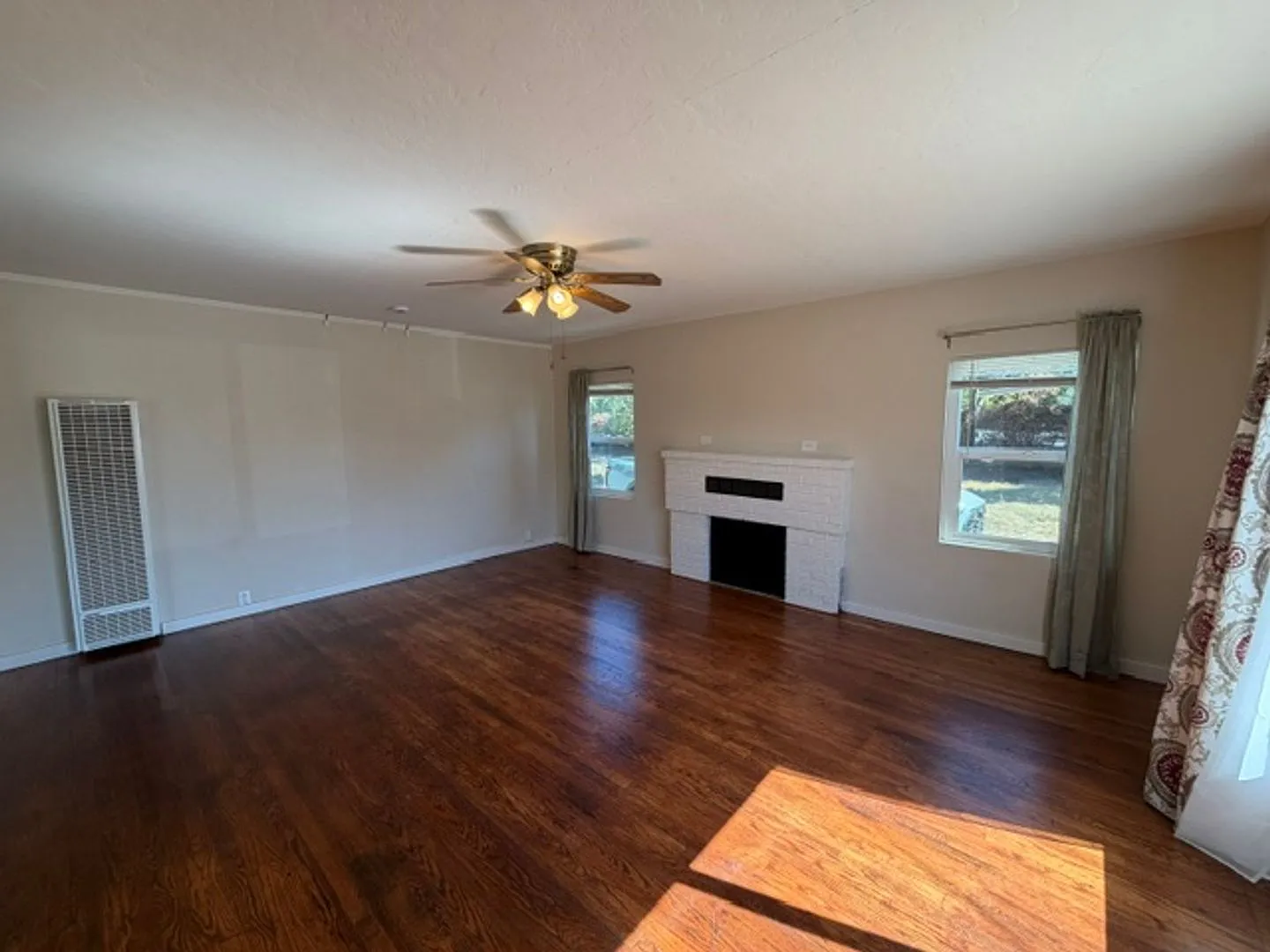 Spacious 3-Bedroom Home on Large Lot with Shop/Garage & Fenced Yard — Photo 3