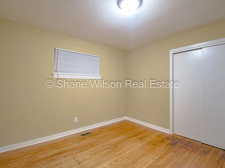 804 Henderson Ave — Photo 8