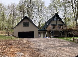 3260 Hedrick Rd, Harbor Springs, MI 49740