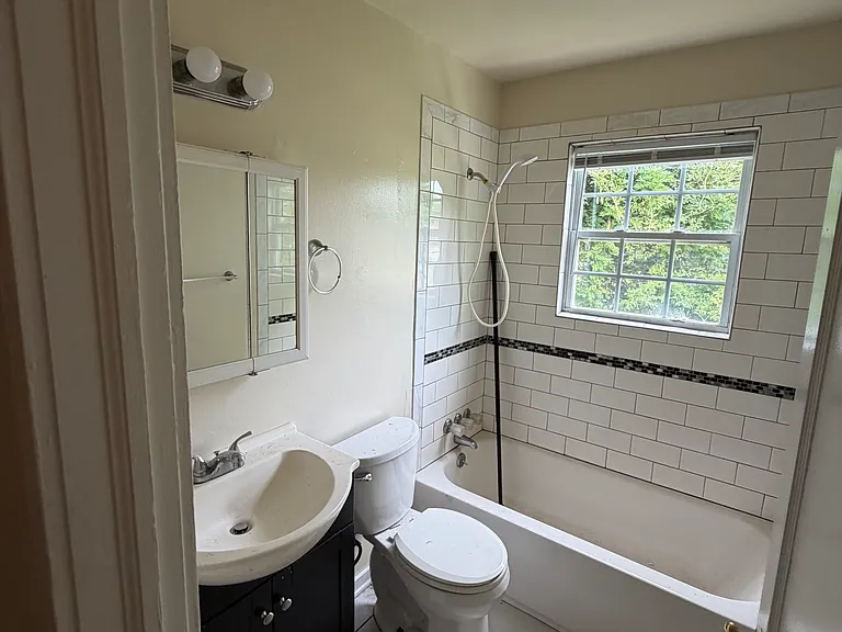 1108 Halifax St — Photo 5