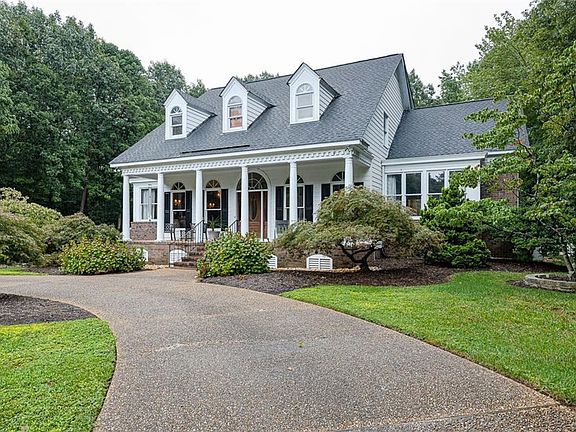 3rd image of 12501 Nightingale Dr