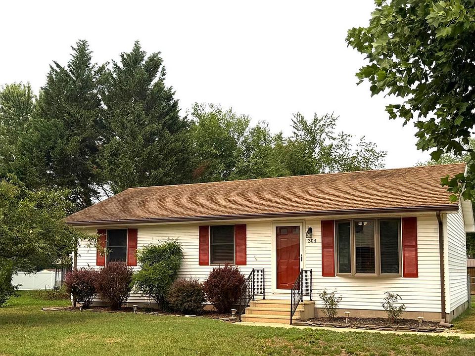 1st image of 304 Academy Ave