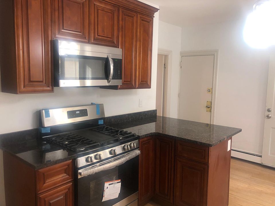 1st image of 42 Gesler St #3