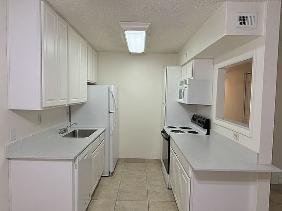 4th image of 6302 N Barcelona Ln