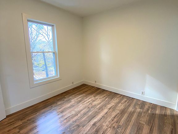 1st Bedroom.