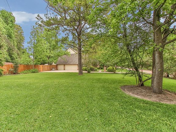 2nd image of 15103 Lakewood Forest Dr