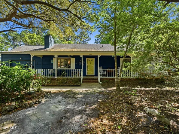 227 E 11th Street, Southport, NC 28461