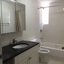 Rented by Kinyu Realty