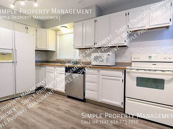 2nd image of 3337 Newcastle Dr SE