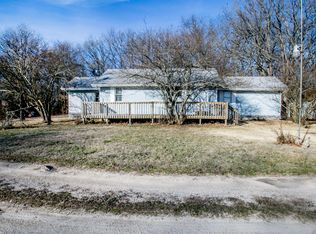 609 Goldfinch Rd, Marshfield, MO 65706