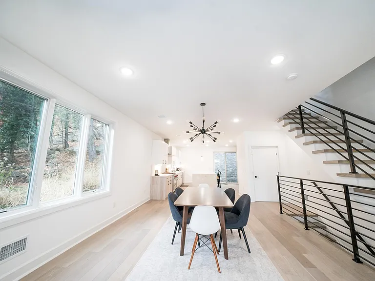 496 Undercliff Ave #3A — Photo 5