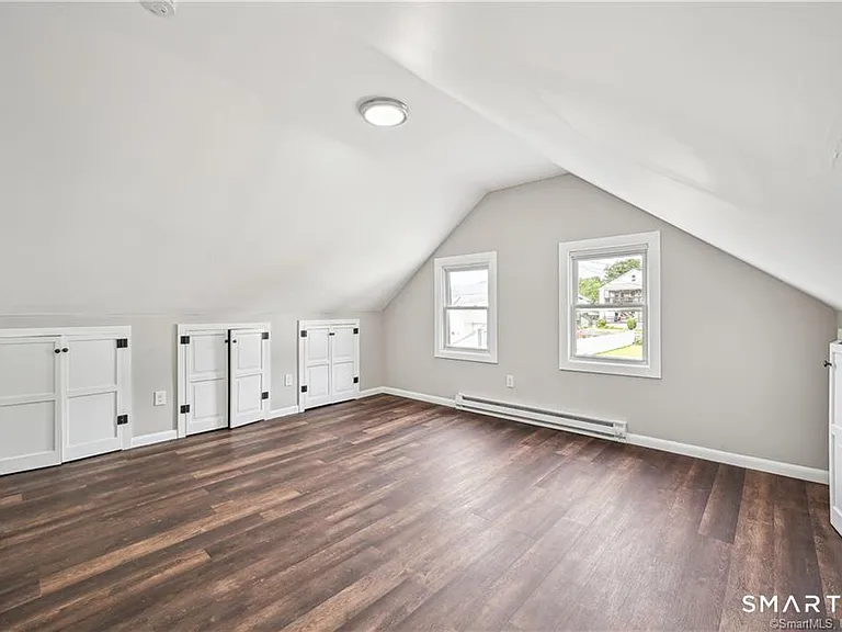 98 Brook St — Photo 20