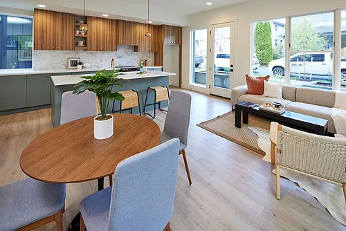 303 - 140 Sacramento Townhomes Photo 1