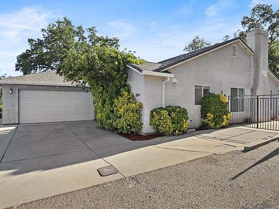 3rd image of 384 Toyon Ct
