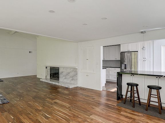 5th image of 224 Encinal Ave