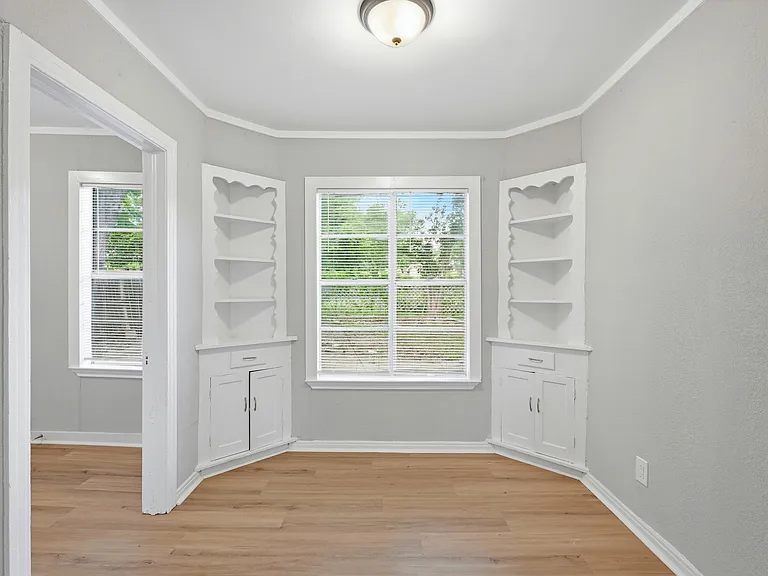 1717 Hemphill Dr — Photo 9